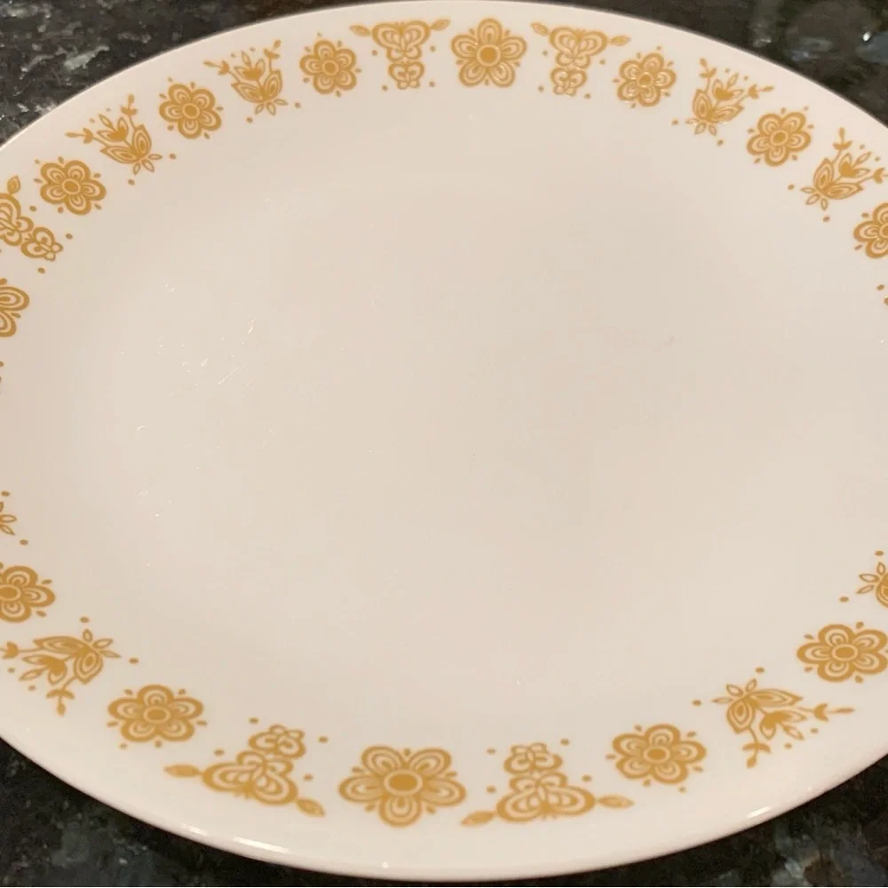 Vintage Corelle butterfly gold lunch plates set of 4 luncheon salad dishes 8.5” - Picture 3 of 6